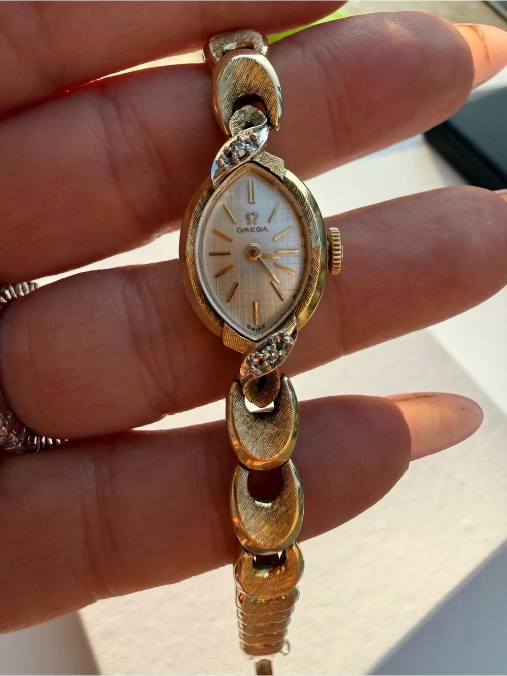 Vintage 1966 Omega 14K Solid Gold Diamond Ladies Watch 23.33g Running